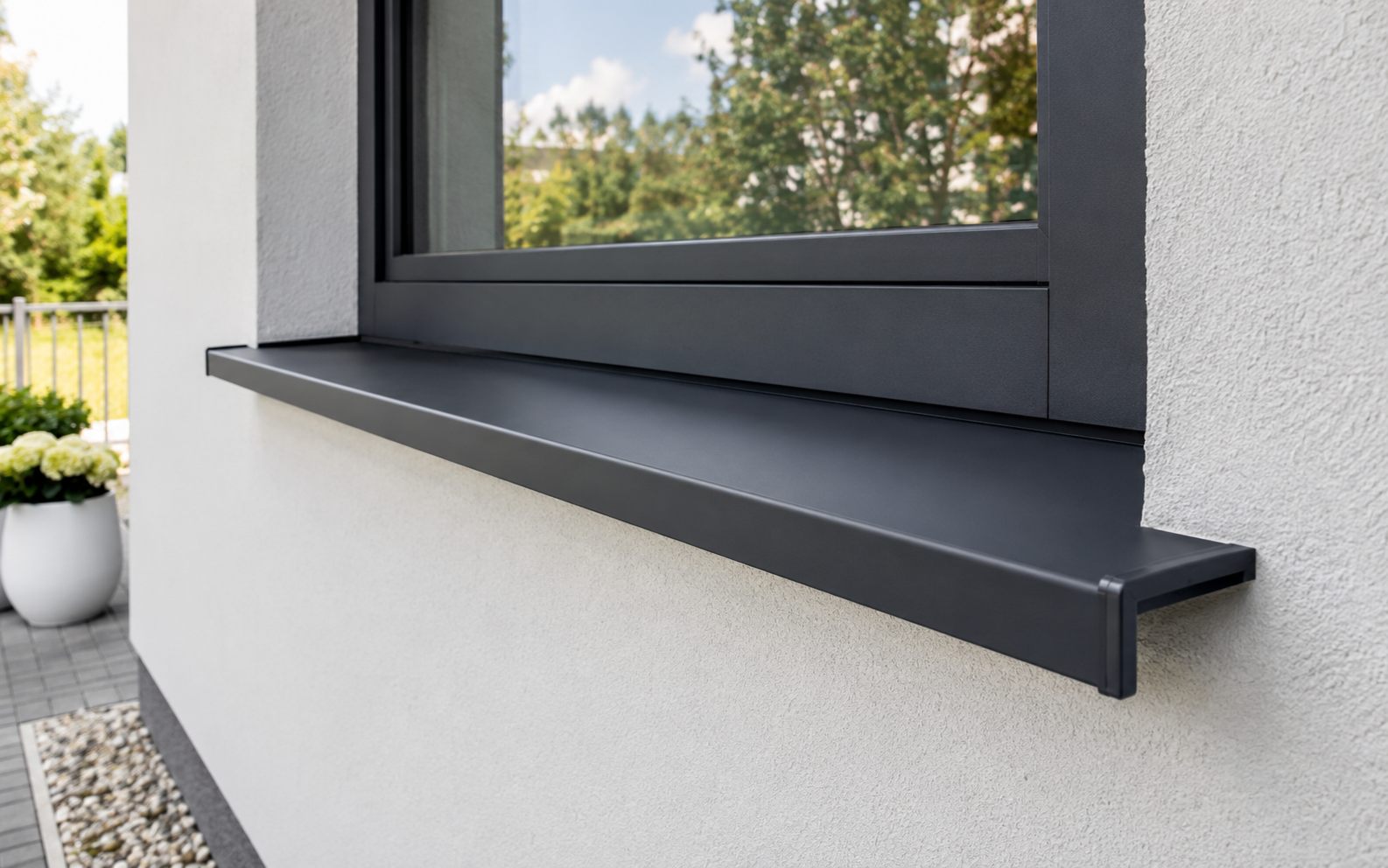 Parapety zewnetrzne aluminiowe elewacja
