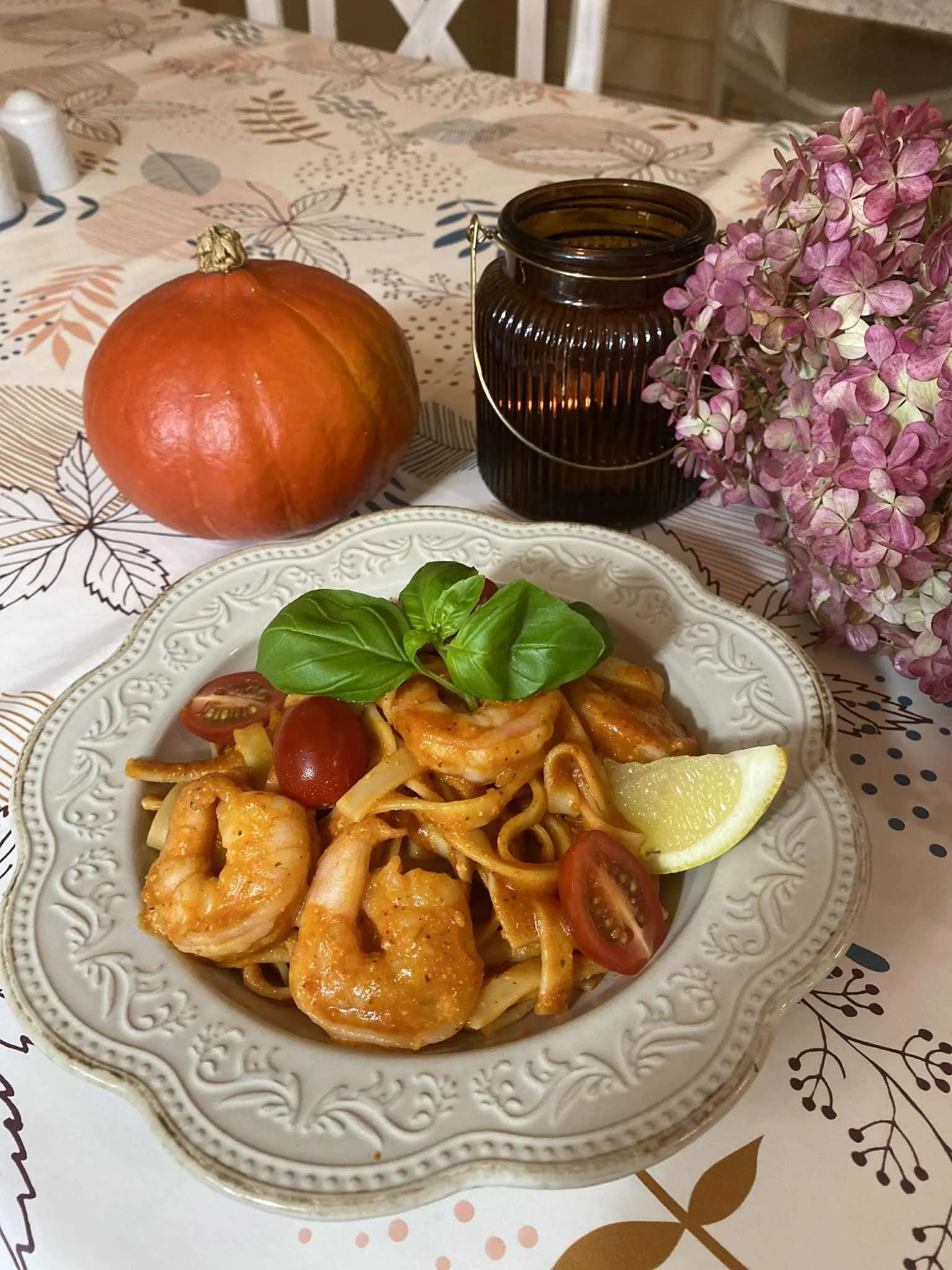 Tagliatelle z krewetkami w Restauracji KŁOSY w Warszawie, danie sezonowe